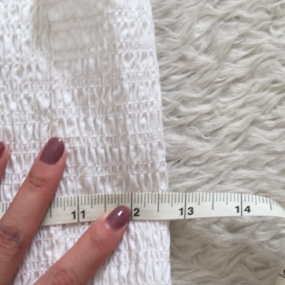 HOT ITEM❤️Cleo White smocked tube top - Picture 4 of 8